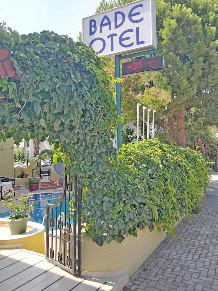 رزرو هتل Bade Hotel کمر