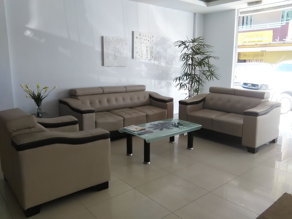 رزرو هتل Hotel Puri 36 کوتا کینابالو