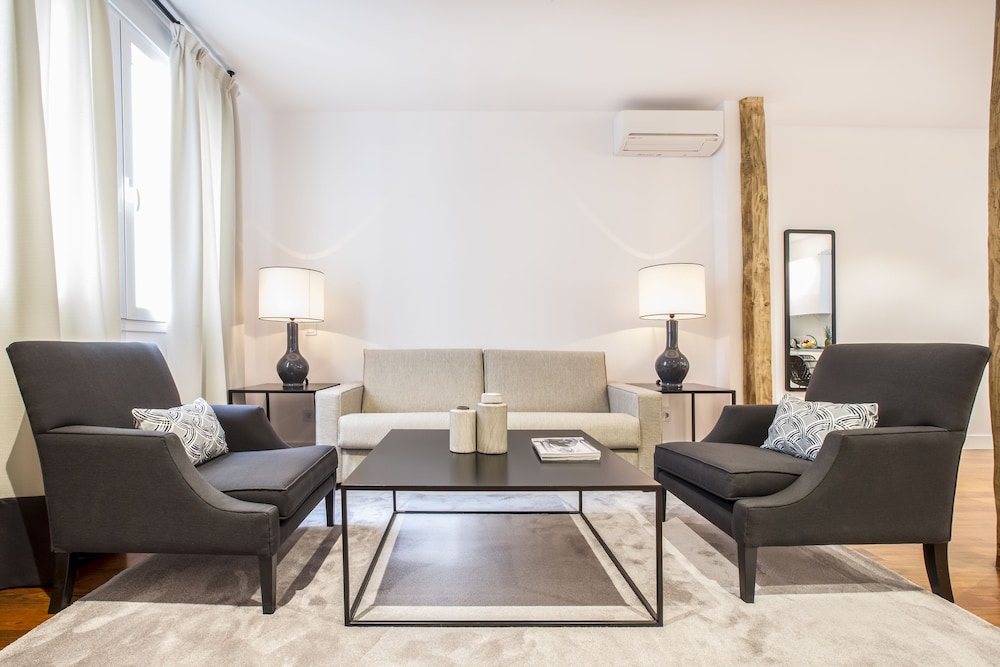 رزرو هتل Slow Suites Augusto مادرید