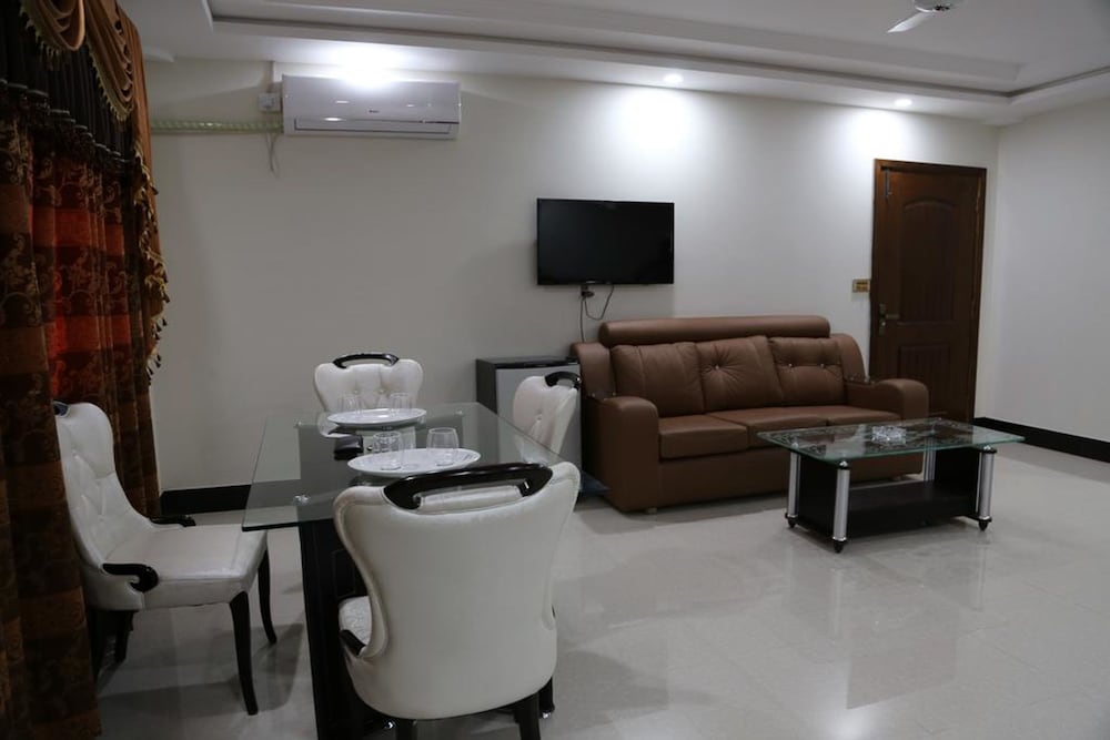 رزرو هتل Hotel Shanghai لاهور