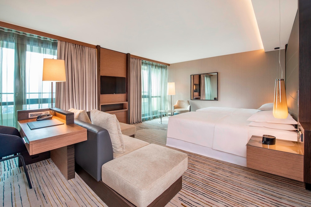 Sheraton Grand Tbilisi Metechi Palace